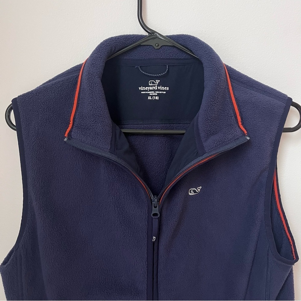 Vineyard Vines Boys XL Navy Blue Fleece Full Zip Vest Whale Logo - Picture 3 of 9